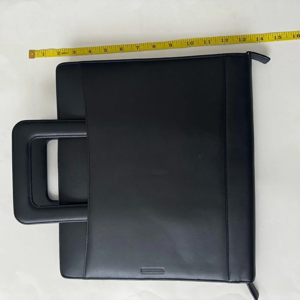 Levenger Black Leather Portfolio Briefcase Retractable Handle Zipper Closure
